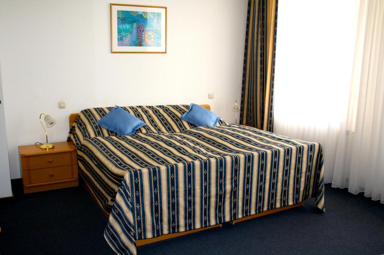 Hotel Am Schloss Borbeck Есен Стая снимка